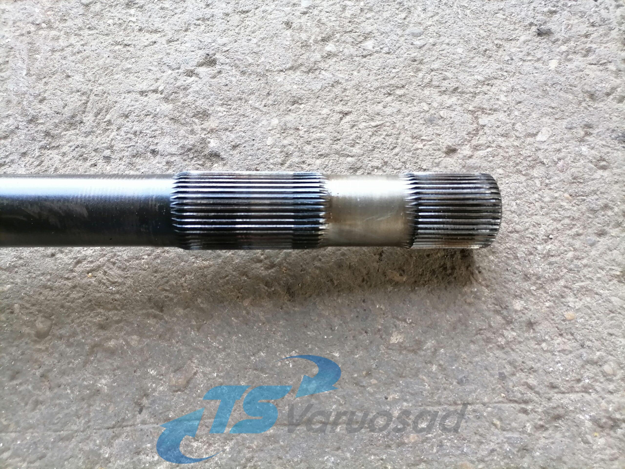 Volvo Drive shaft 20815246 - Eixo cardan de Caminhão: foto 3 Volvo Drive shaft 20815246 - Eixo cardan de Caminhão: foto 3