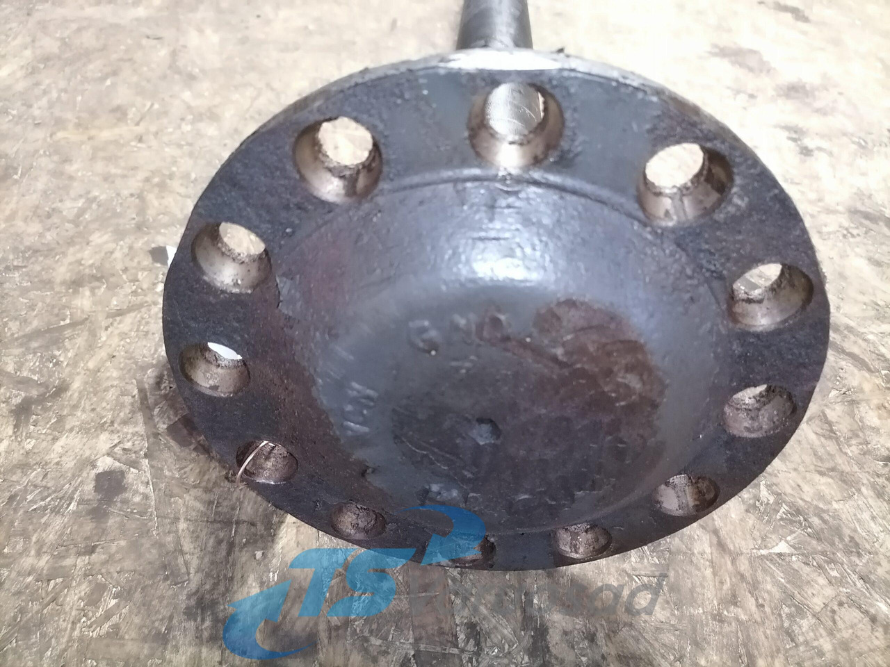 Volvo Drive shaft 20836838 - Eixo cardan de Caminhão: foto 3 Volvo Drive shaft 20836838 - Eixo cardan de Caminhão: foto 3