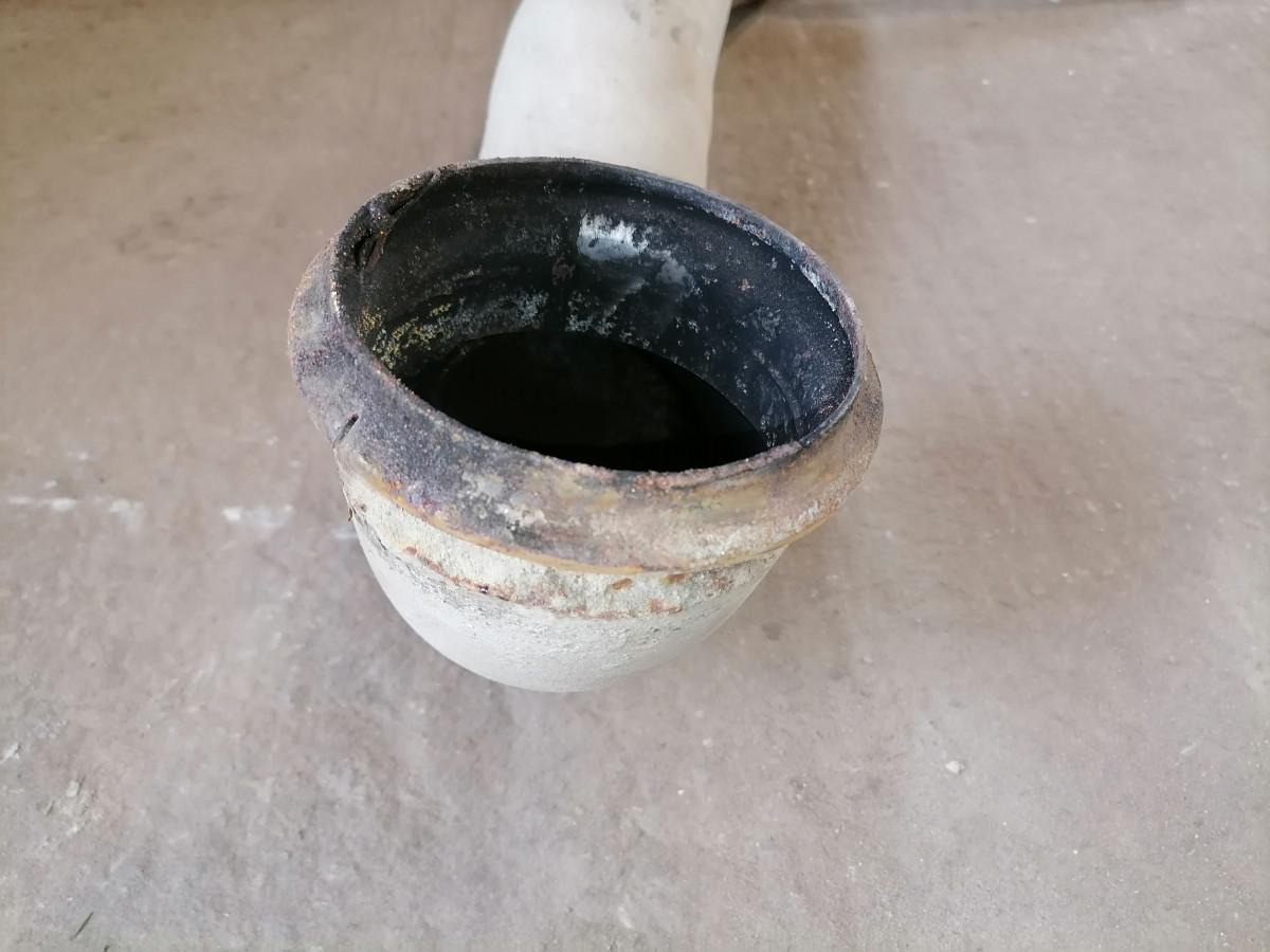 Volvo Exhaust pipe 20801913 - Silenciador de Caminhão: foto 2 Volvo Exhaust pipe 20801913 - Silenciador de Caminhão: foto 2