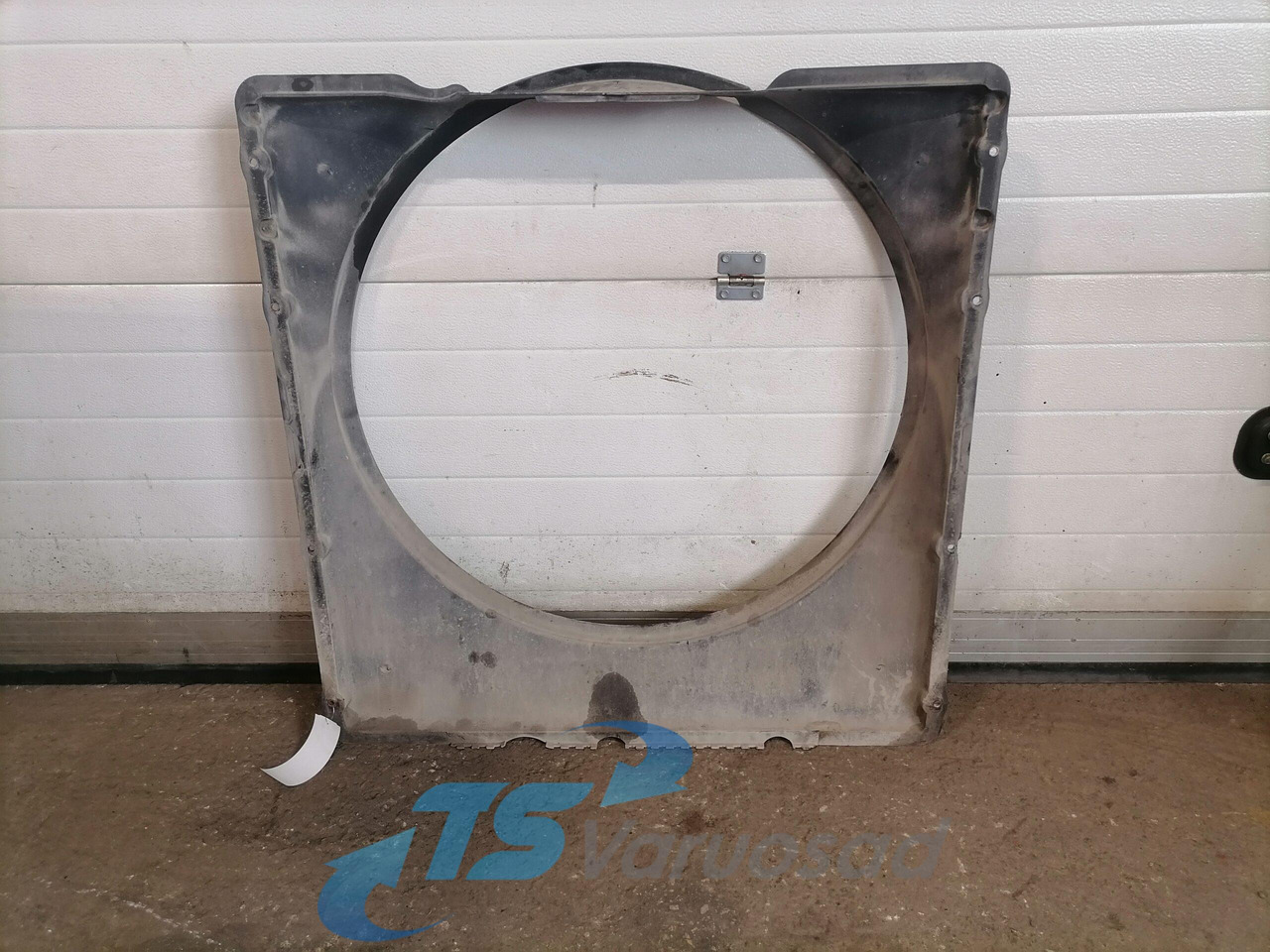 Volvo Fan shroud 20502964 - Radiador de Caminhão: foto 2 Volvo Fan shroud 20502964 - Radiador de Caminhão: foto 2