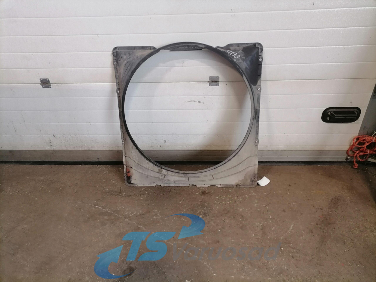 Volvo Fan shroud 20502964 - Radiador de Caminhão: foto 1 Volvo Fan shroud 20502964 - Radiador de Caminhão: foto 1