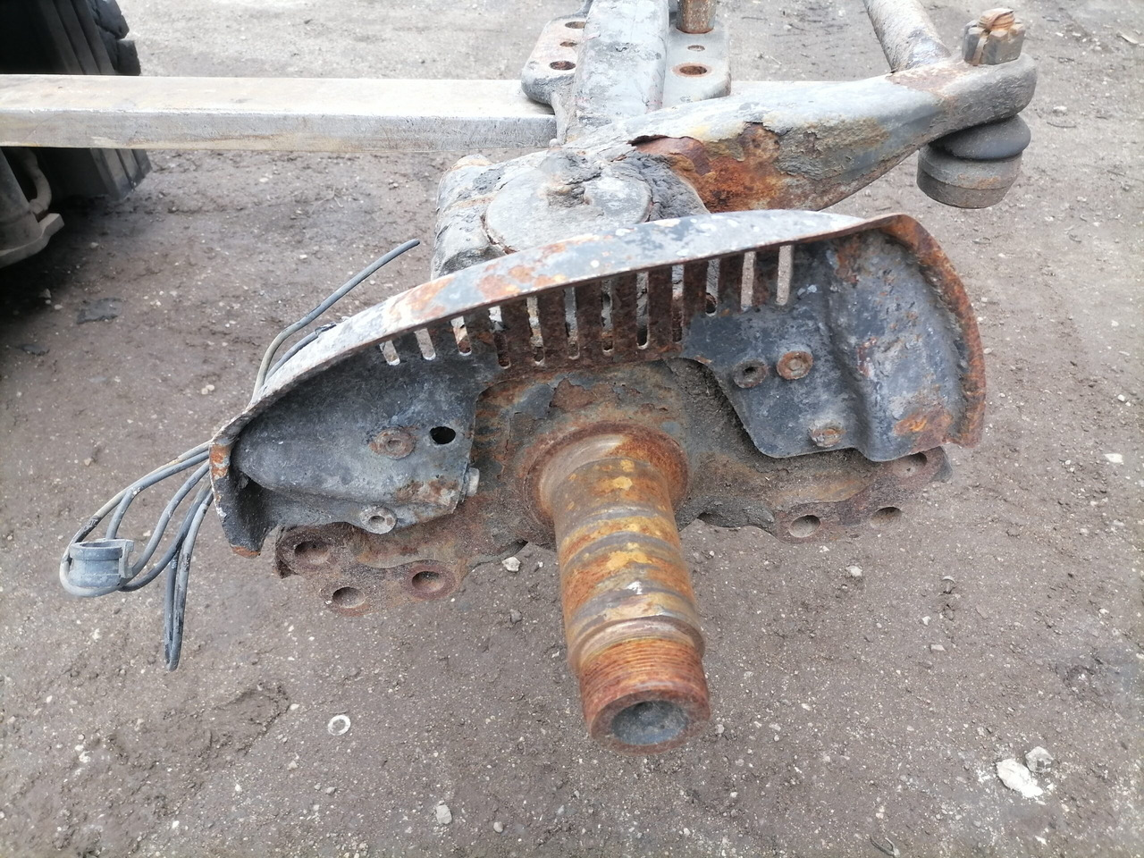 Volvo First axel housing 20399060 - Eixo dianteiro de Caminhão: foto 3 Volvo First axel housing 20399060 - Eixo dianteiro de Caminhão: foto 3