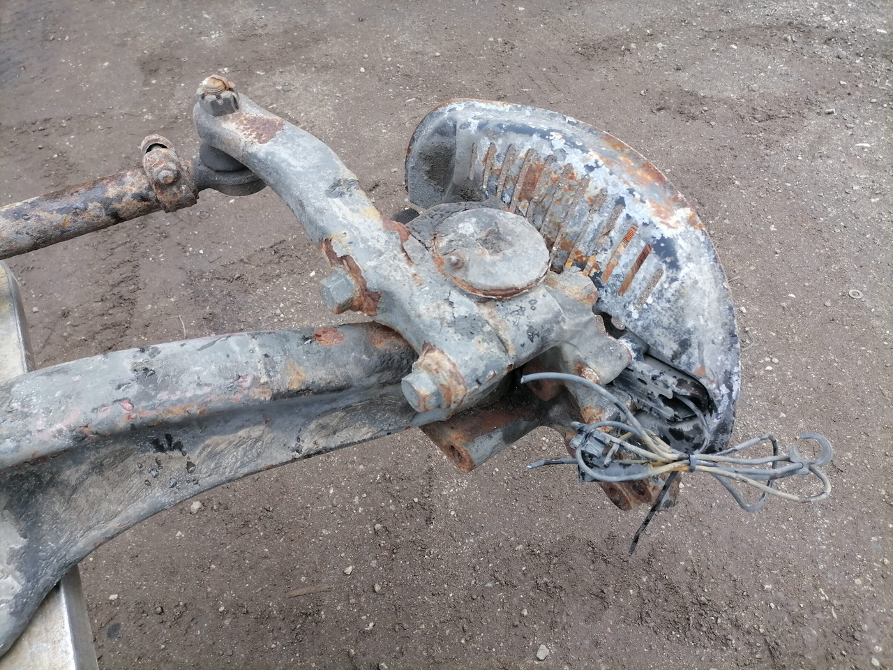 Volvo First axel housing 20399060 - Eixo dianteiro de Caminhão: foto 2 Volvo First axel housing 20399060 - Eixo dianteiro de Caminhão: foto 2