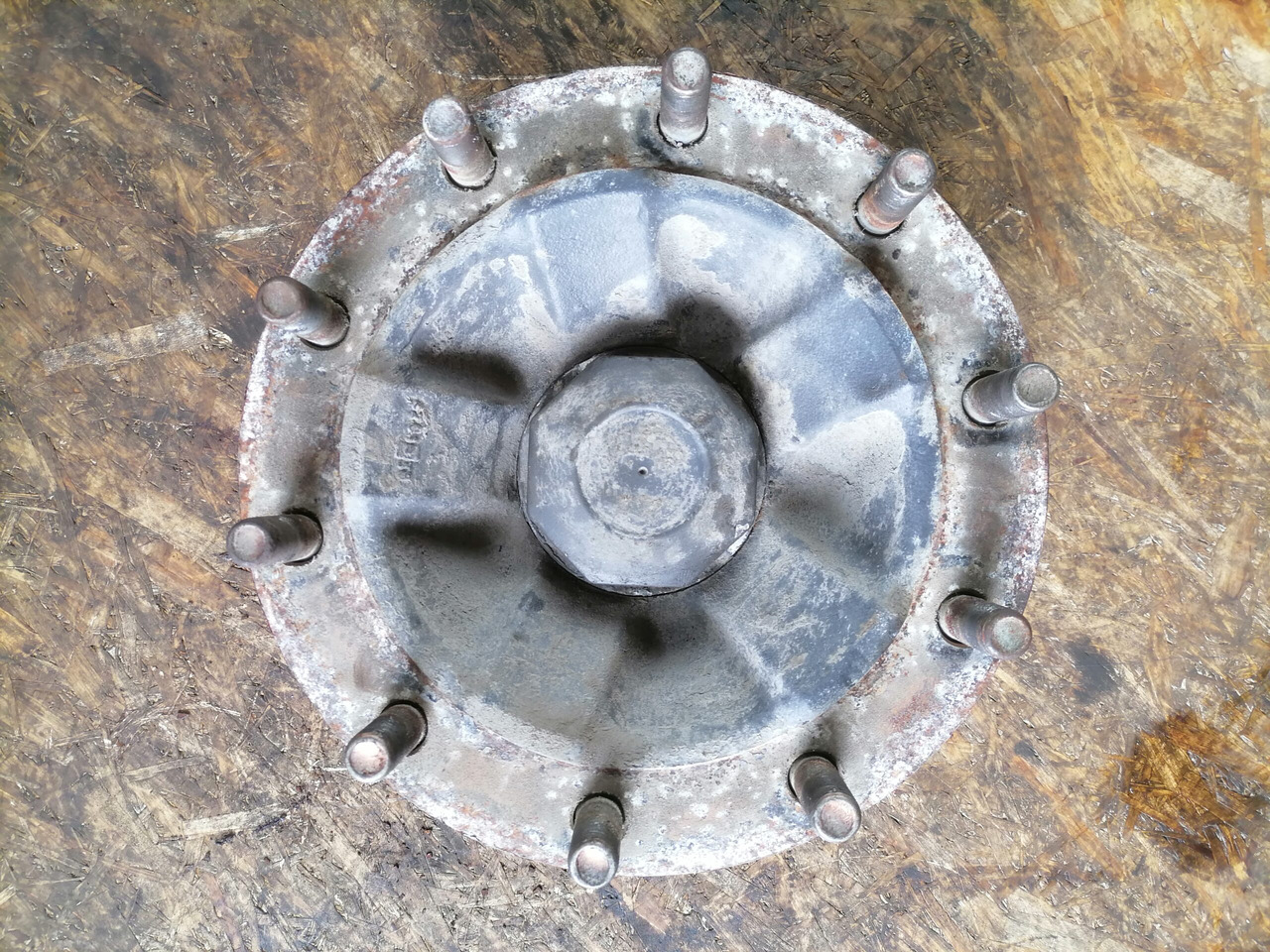 Volvo First wheel hub 21022433 - Cubo de roda de Caminhão: foto 4 Volvo First wheel hub 21022433 - Cubo de roda de Caminhão: foto 4