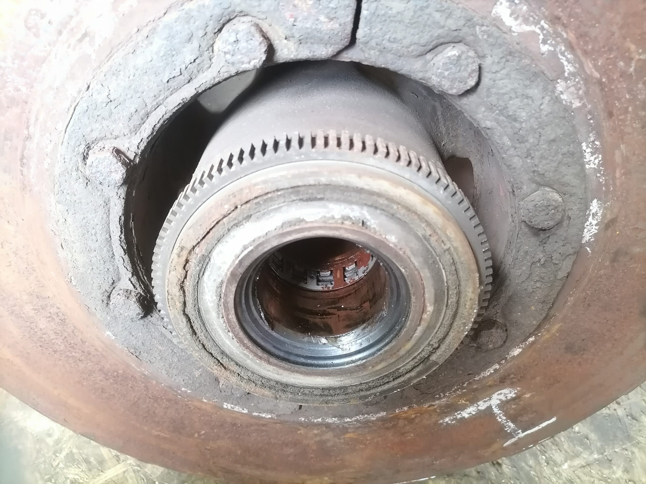 Volvo First wheel hub 21022433 - Cubo de roda de Caminhão: foto 3 Volvo First wheel hub 21022433 - Cubo de roda de Caminhão: foto 3