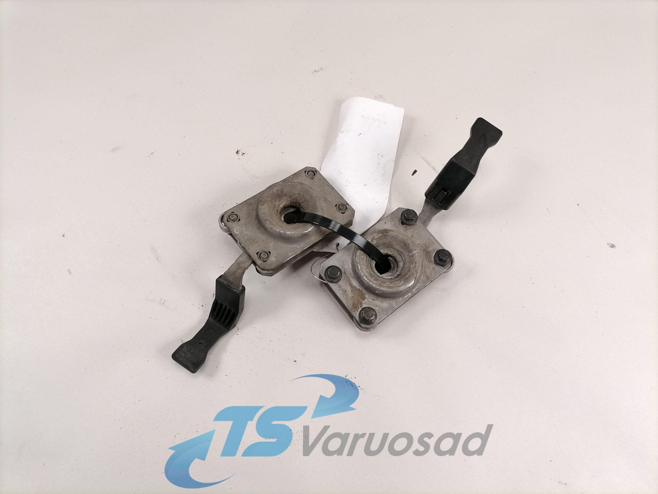 Volvo Iluvõre lukk 20425414 - Grade radiador de Caminhão: foto 1 Volvo Iluvõre lukk 20425414 - Grade radiador de Caminhão: foto 1