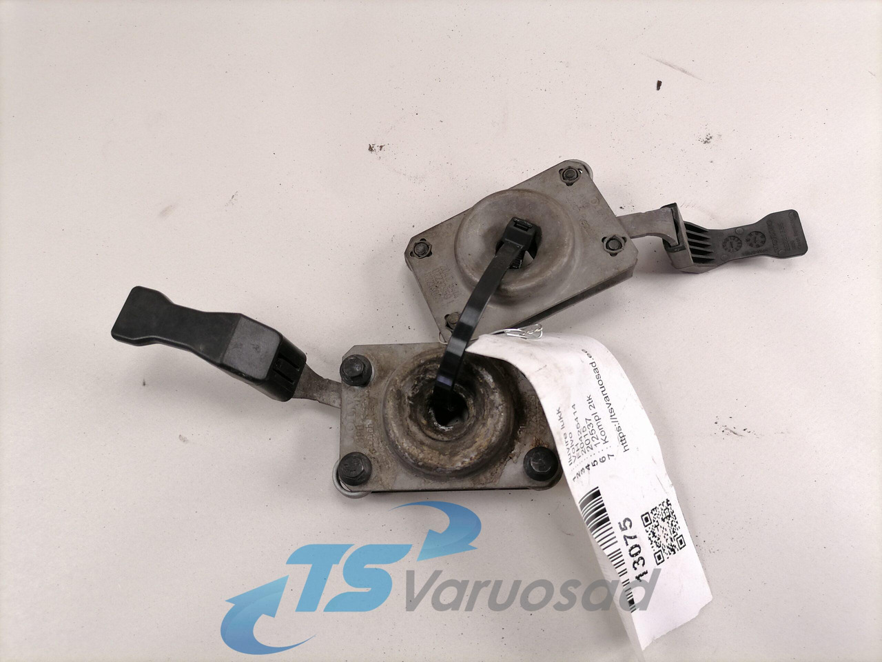 Volvo Iluvõre lukk 20425414 - Grade radiador de Caminhão: foto 2 Volvo Iluvõre lukk 20425414 - Grade radiador de Caminhão: foto 2