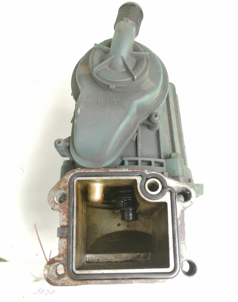 Volvo Karterituulutuse õliaurude separaator 21373007 - Cárter de Caminhão: foto 2 Volvo Karterituulutuse õliaurude separaator 21373007 - Cárter de Caminhão: foto 2