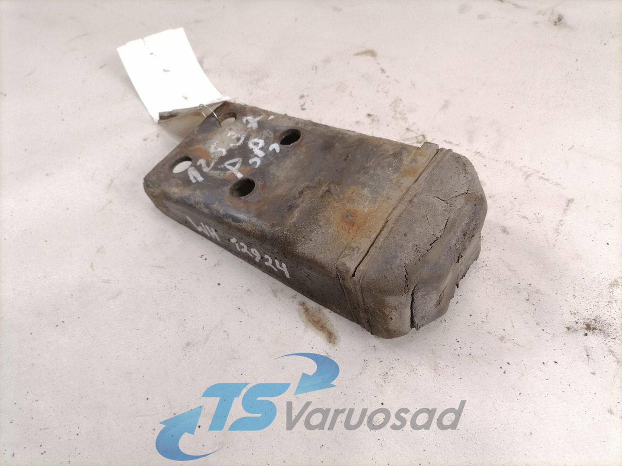 Volvo Läbilöögipuks 1079130 - Suspensão de Caminhão: foto 2 Volvo Läbilöögipuks 1079130 - Suspensão de Caminhão: foto 2