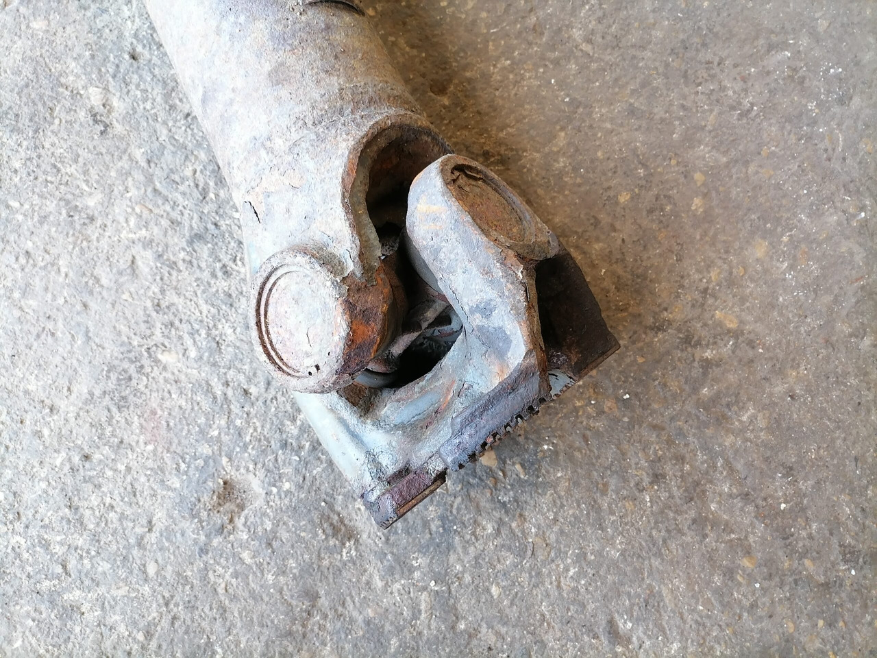 Volvo Propeller shaft 1068155 - Veio de transmissão de Caminhão: foto 3 Volvo Propeller shaft 1068155 - Veio de transmissão de Caminhão: foto 3