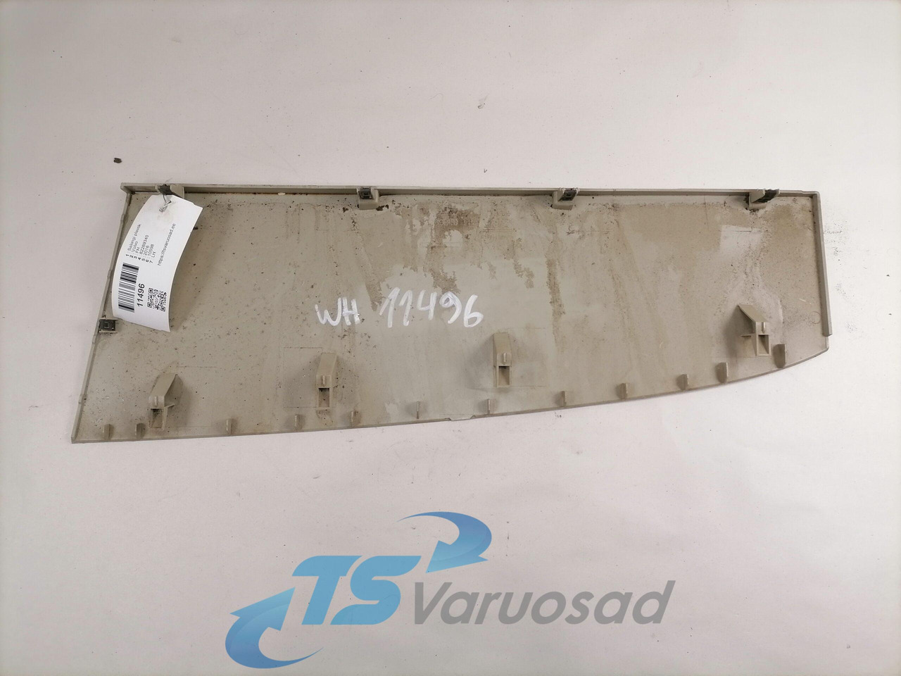 Volvo Salongi plastik 82269340 - Peça universal de Caminhão: foto 2 Volvo Salongi plastik 82269340 - Peça universal de Caminhão: foto 2