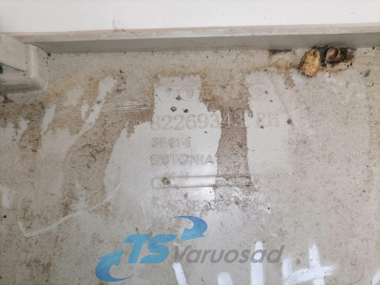 Volvo Salongi plastik 82269343 - Peça universal de Caminhão: foto 3 Volvo Salongi plastik 82269343 - Peça universal de Caminhão: foto 3
