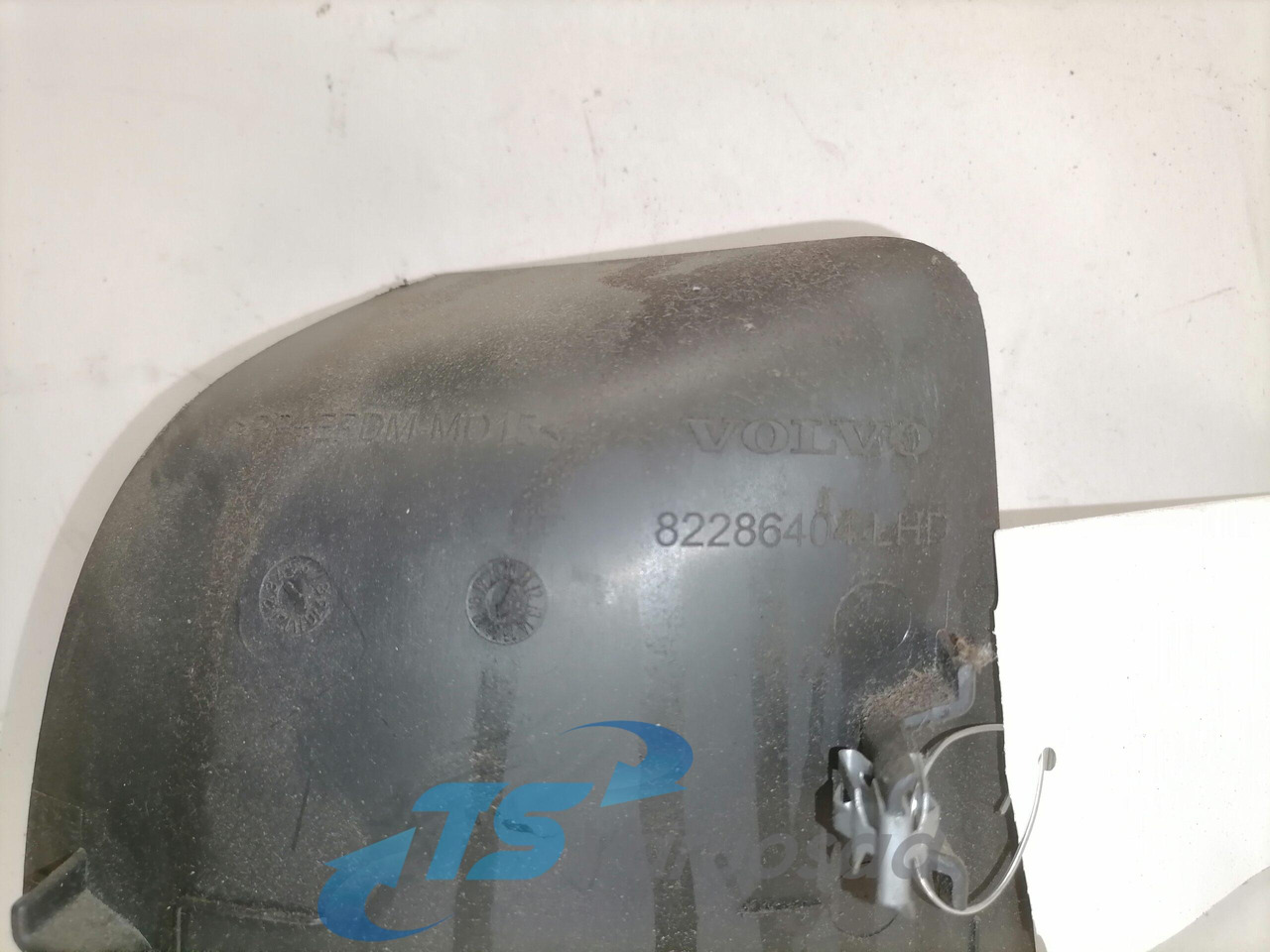 Volvo Salongi plastik 82286404 - Peça universal de Caminhão: foto 2 Volvo Salongi plastik 82286404 - Peça universal de Caminhão: foto 2