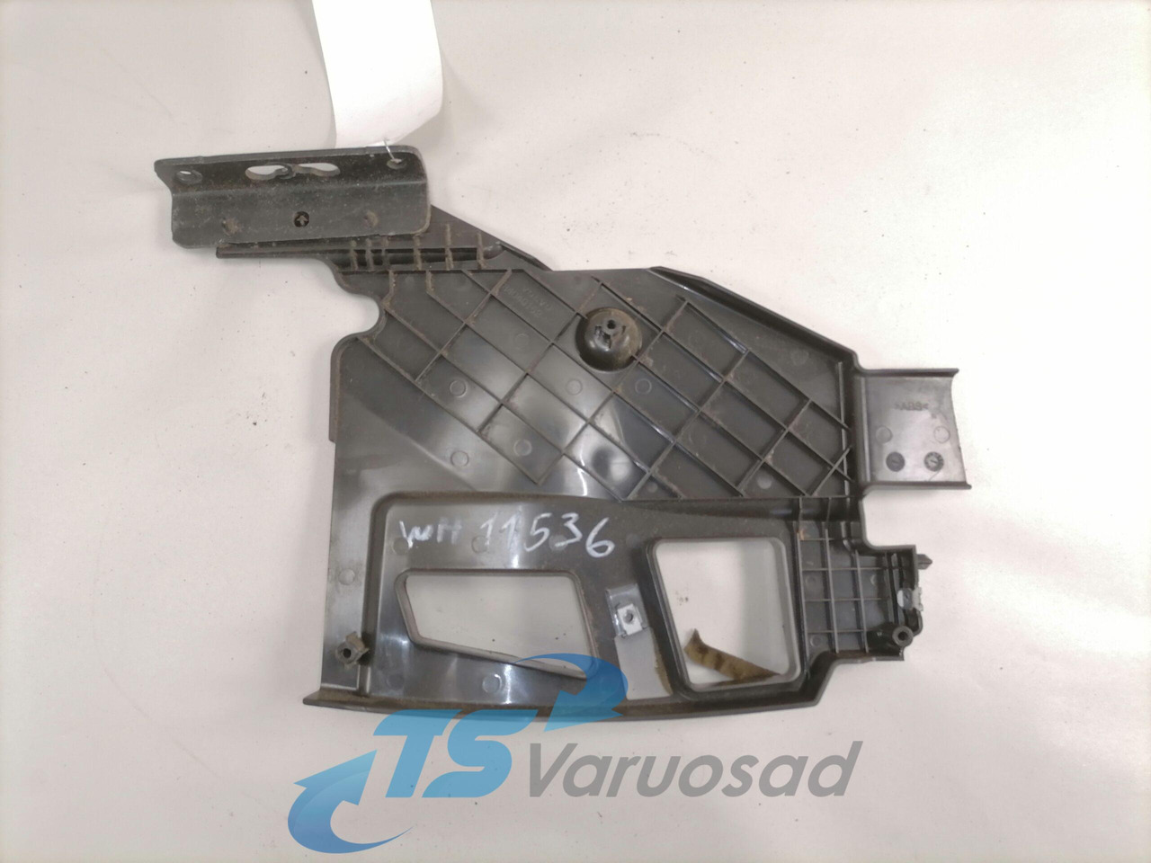 Volvo Salongi plastik 84040152 - Peça universal de Caminhão: foto 2 Volvo Salongi plastik 84040152 - Peça universal de Caminhão: foto 2