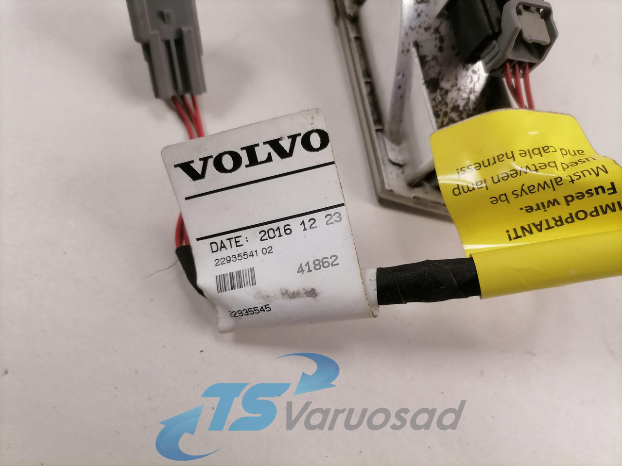 Volvo Salongi valgusti 84144238 - Peça universal de Caminhão: foto 2 Volvo Salongi valgusti 84144238 - Peça universal de Caminhão: foto 2