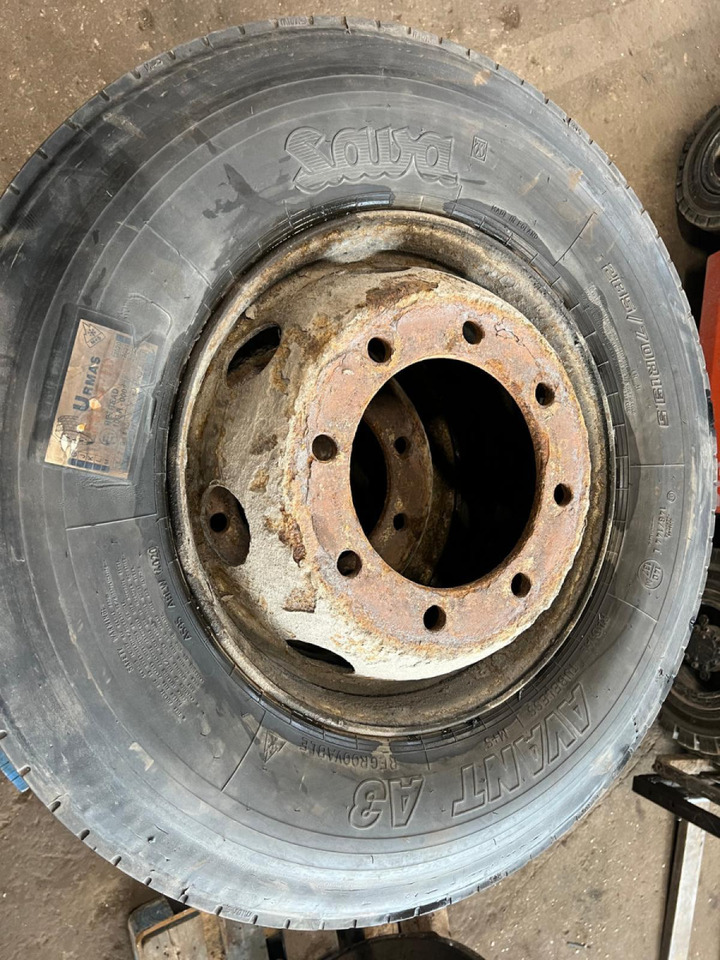 Volvo Sava avant A3 285/70R19.5 28570R195 - Jantes e pneus de Caminhão: foto 4 Volvo Sava avant A3 285/70R19.5 28570R195 - Jantes e pneus de Caminhão: foto 4