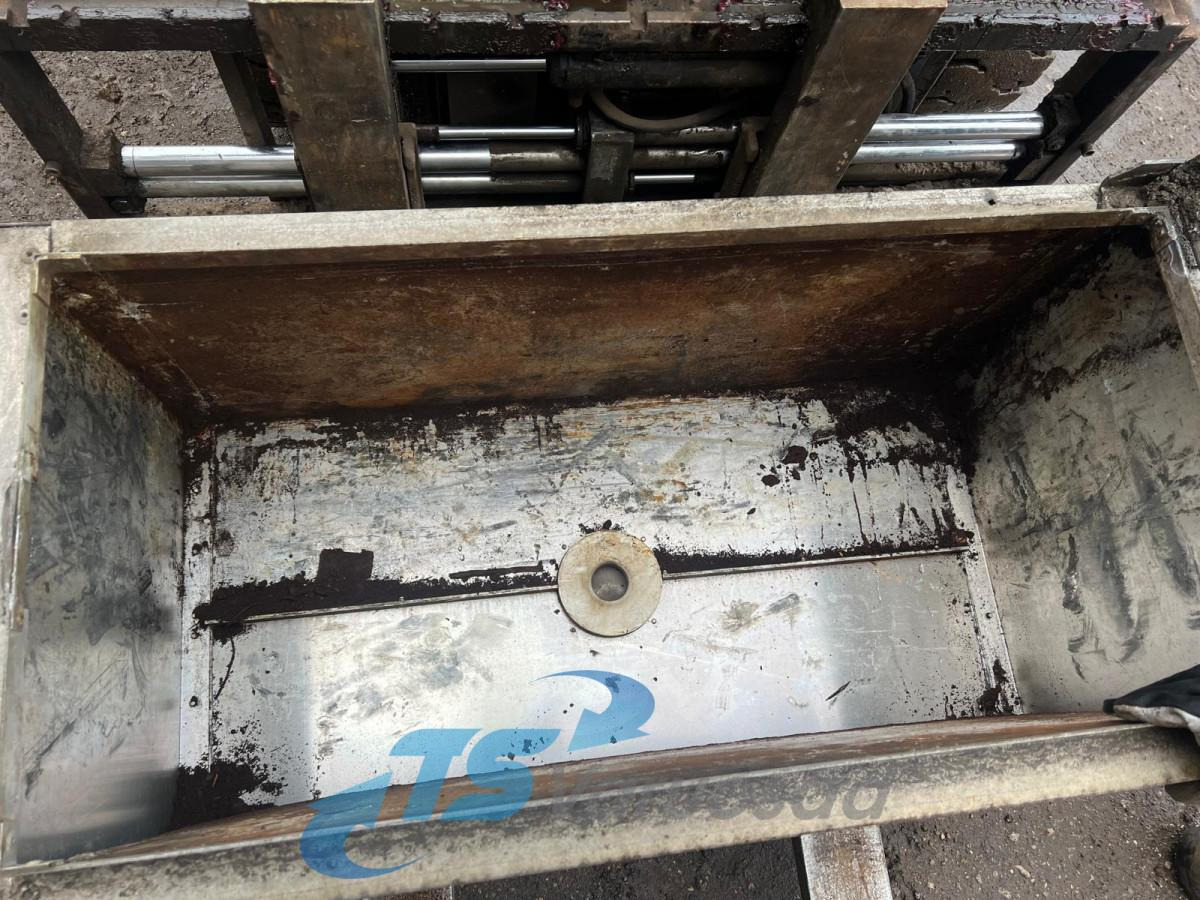 Volvo Tool box - Peça universal de Caminhão: foto 5 Volvo Tool box - Peça universal de Caminhão: foto 5