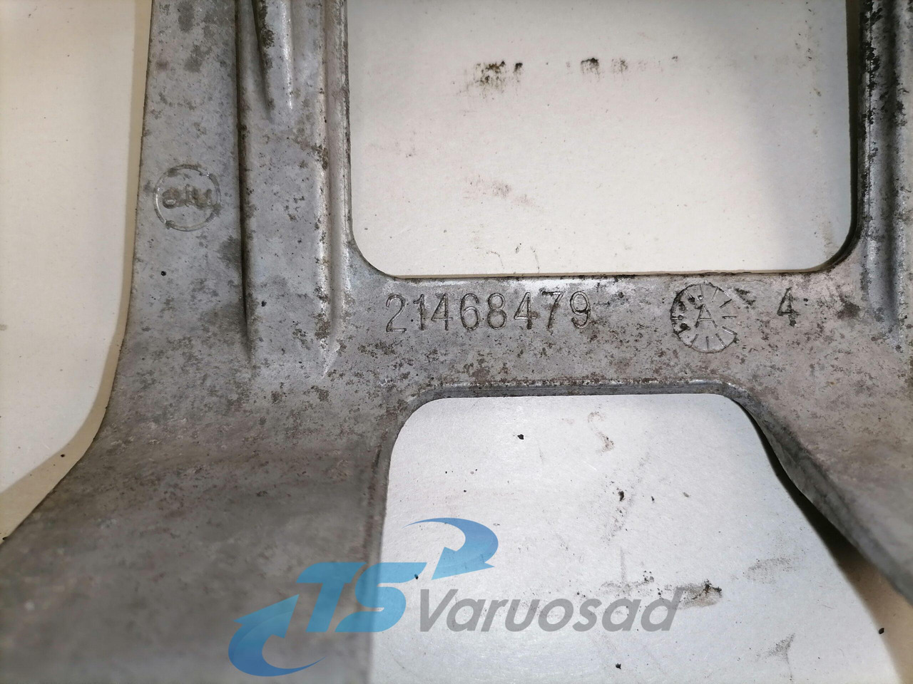 Volvo Volvo roolisüsteemi õlimahuti kandur 21468479 - Mangueira de direção de Caminhão: foto 2 Volvo Volvo roolisüsteemi õlimahuti kandur 21468479 - Mangueira de direção de Caminhão: foto 2