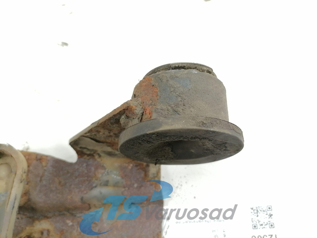 Volvo lower grille carrier hinge 20545094 - Grade radiador de Caminhão: foto 3 Volvo lower grille carrier hinge 20545094 - Grade radiador de Caminhão: foto 3