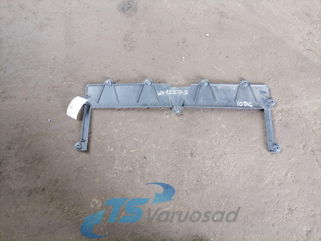 Volvo plastic 82153140 - Grade radiador de Caminhão: foto 2 Volvo plastic 82153140 - Grade radiador de Caminhão: foto 2