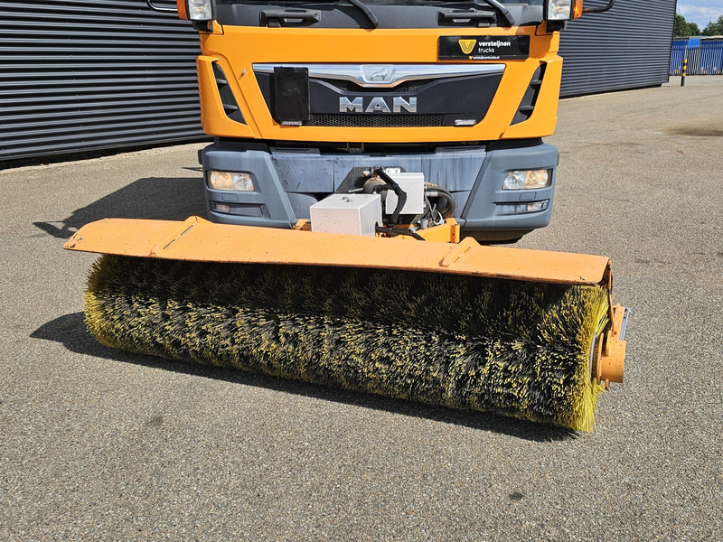 Varredora urbana MAN TGM 15.240 BL / TIPPER / DOKA / VEEG / SWEEPER: foto 8