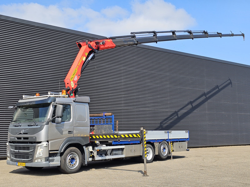 Volvo FM 410 6x2-4 / PALFINGER 33 t/m CRANE + WINCH / KRAN / GRUA - Camião de caixa aberta/ Plataforma, Caminhão grua: foto 1 Volvo FM 410 6x2-4 / PALFINGER 33 t/m CRANE + WINCH / KRAN / GRUA - Camião de caixa aberta/ Plataforma, Caminhão grua: foto 1