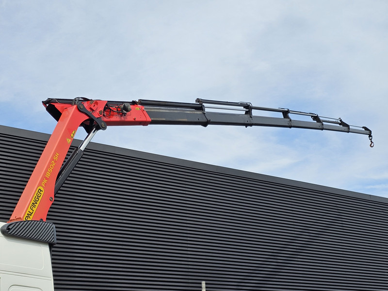 Volvo FM420 4x2 / PALFINGER 18502 - 17 mtr / CRANE / KRAN - Camião de caixa aberta/ Plataforma, Caminhão grua: foto 4 Volvo FM420 4x2 / PALFINGER 18502 - 17 mtr / CRANE / KRAN - Camião de caixa aberta/ Plataforma, Caminhão grua: foto 4