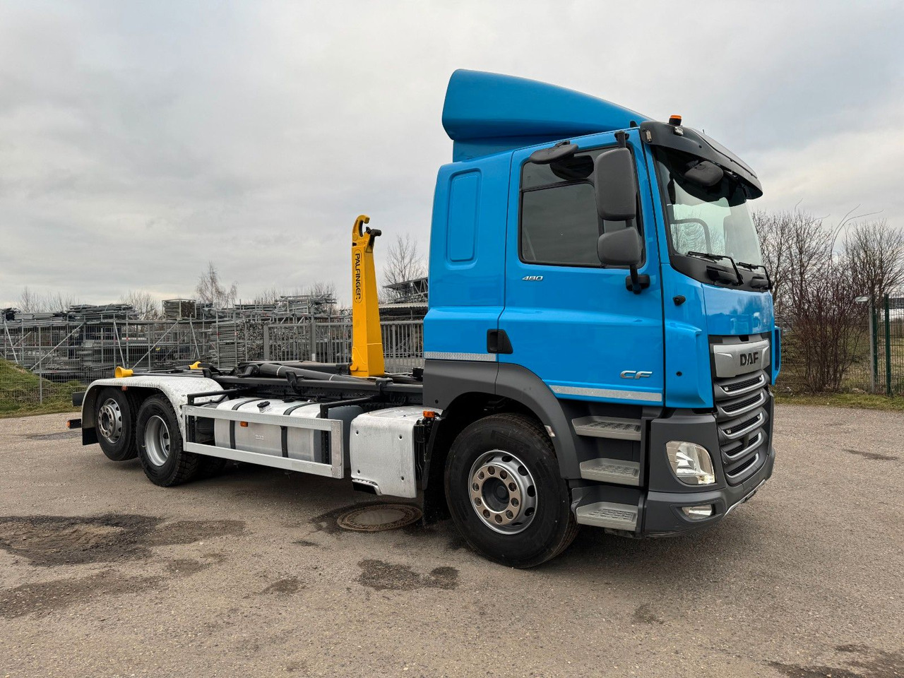 DAF CF 480 6X2 Abroller Funk 8 Stück neue Pirelli DAF CF 480 6X2 Abroller Funk 8 Stück neue Pirelli - Caminhão polibenne: foto 1 DAF CF 480 6X2 Abroller Funk 8 Stück neue Pirelli DAF CF 480 6X2 Abroller Funk 8 Stück neue Pirelli - Caminhão polibenne: foto 1