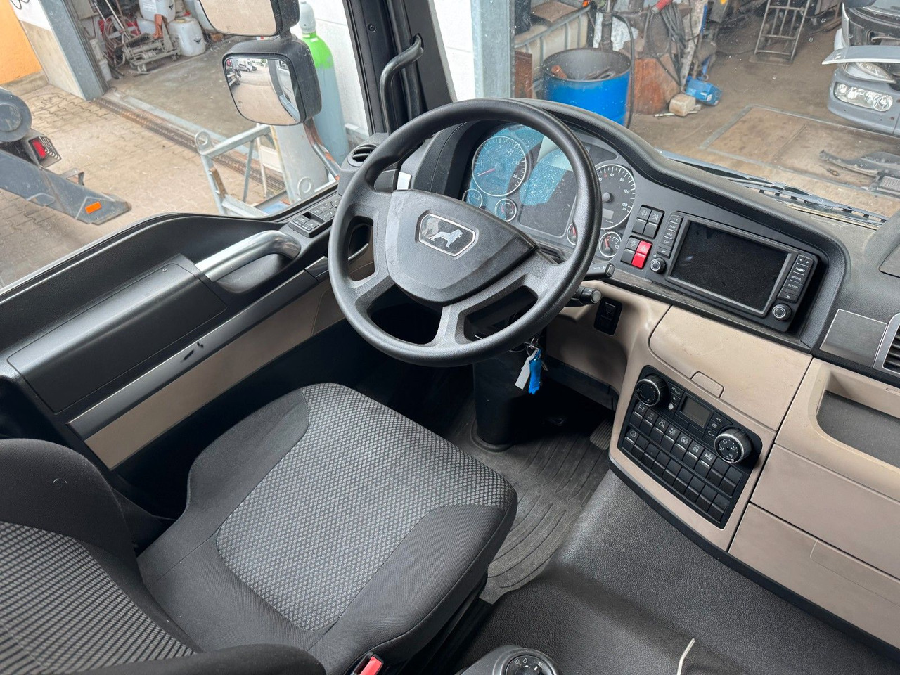 MAN 18.290 4X2 Koffer / Plane Top Zustand 8,30 Meter - Caminhão furgão: foto 5 MAN 18.290 4X2 Koffer / Plane Top Zustand 8,30 Meter - Caminhão furgão: foto 5