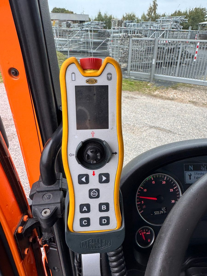 MAN 26.40 6X2 Meiller RK 20.70 mit Funk - Caminhão polibenne: foto 4 MAN 26.40 6X2 Meiller RK 20.70 mit Funk - Caminhão polibenne: foto 4