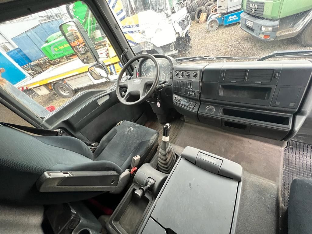 MAN 8.180 4X2 offene Pritsche MAN 8.180 4X2 offene Pritsche - Furgão caixa aberta: foto 4 MAN 8.180 4X2 offene Pritsche MAN 8.180 4X2 offene Pritsche - Furgão caixa aberta: foto 4