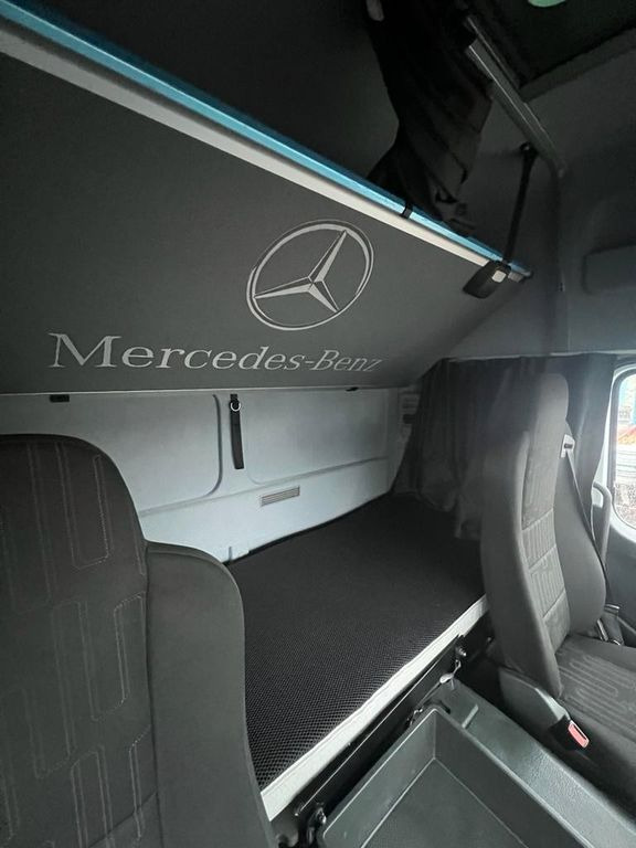 Mercedes-Benz 1324 4X2 Koffer Plane 6 to. Hebebühne - Caminhão furgão: foto 3 Mercedes-Benz 1324 4X2 Koffer Plane 6 to. Hebebühne - Caminhão furgão: foto 3