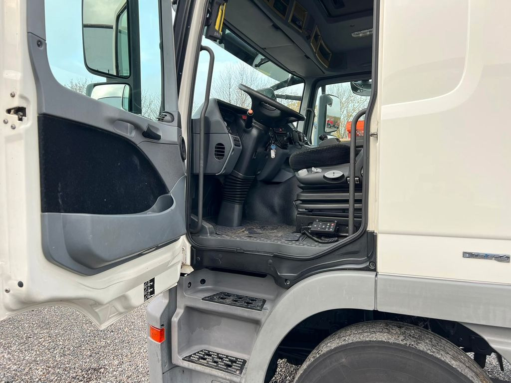 Mercedes-Benz 2541 6X2 Meiller Funk Zustand wie 200 tkm - Caminhão polibenne: foto 5 Mercedes-Benz 2541 6X2 Meiller Funk Zustand wie 200 tkm - Caminhão polibenne: foto 5