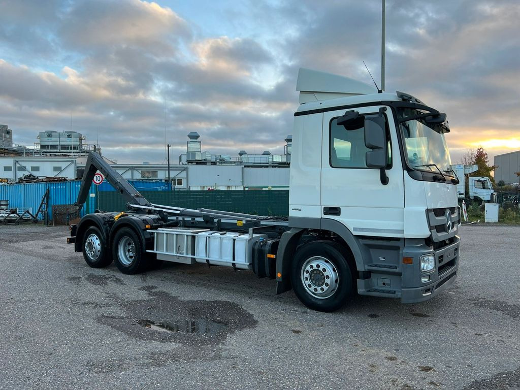 Mercedes-Benz 2541 6X2 Meiller Funk Zustand wie 200 tkm Mercedes-Benz 2541 6X2 Meiller RK 20.65 Funk | Top Zustand! - Caminhão polibenne: foto 3 Mercedes-Benz 2541 6X2 Meiller Funk Zustand wie 200 tkm Mercedes-Benz 2541 6X2 Meiller RK 20.65 Funk | Top Zustand! - Caminhão polibenne: foto 3