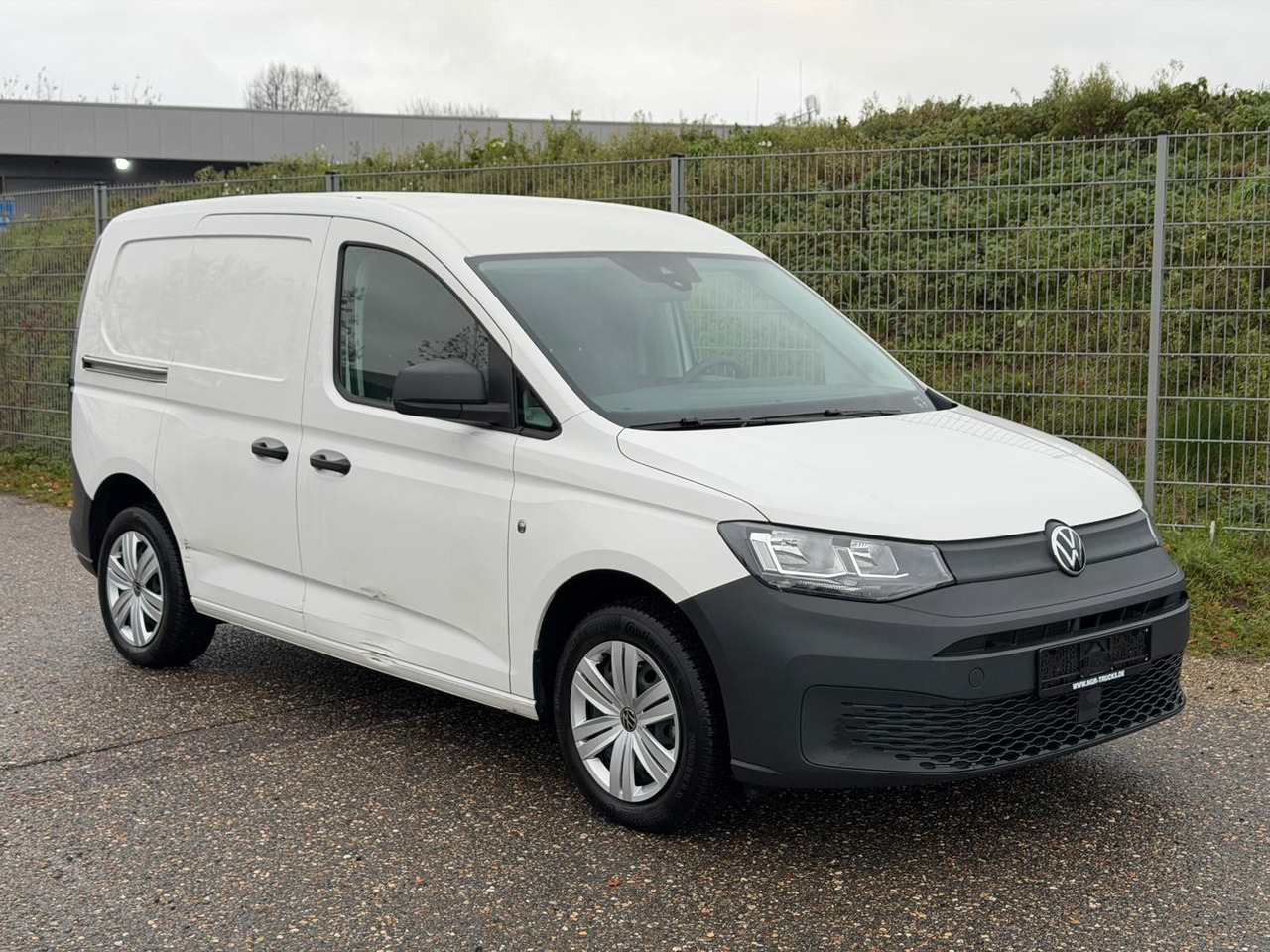 Volkswagen Caddy 4x2 | 2,0 TDI | Klima | PDC | Spurhalteass - Furgão de passageiros: foto 3 Volkswagen Caddy 4x2 | 2,0 TDI | Klima | PDC | Spurhalteass - Furgão de passageiros: foto 3
