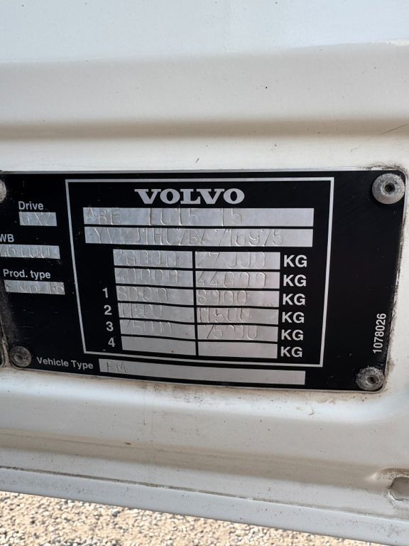 Volvo FM 410 6X2 Kühlkoffer mit Carrier Diesel & Strom - Caminhão frigorífico: foto 3 Volvo FM 410 6X2 Kühlkoffer mit Carrier Diesel & Strom - Caminhão frigorífico: foto 3