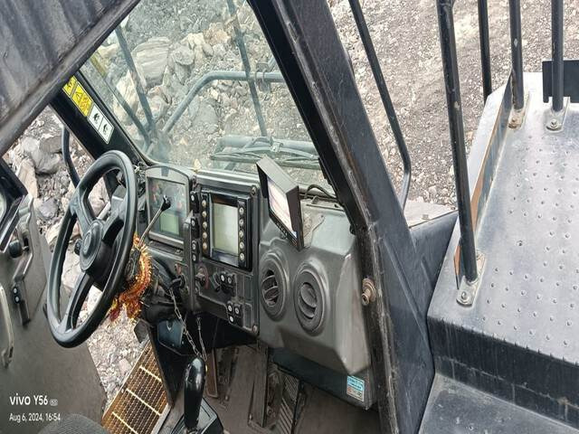 Caminhão fora de estrada CAT 777E: foto 14