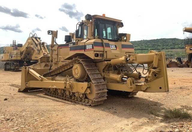 CAT D8R - Buldôzer: foto 2 CAT D8R - Buldôzer: foto 2