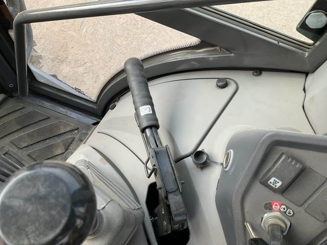 Retroescavadeira CASE 570SV: foto 19
