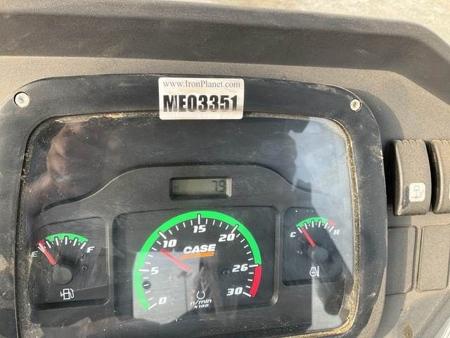 Retroescavadeira CASE 570SV: foto 7