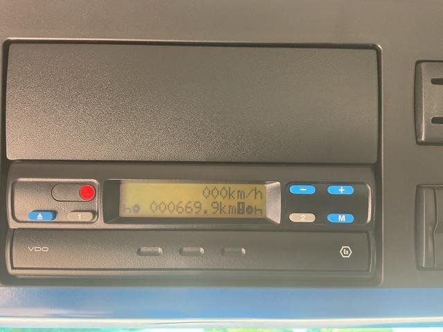 Locação de  Mercedes-Benz Arocs 4240 Mercedes-Benz Arocs 4240: foto 15