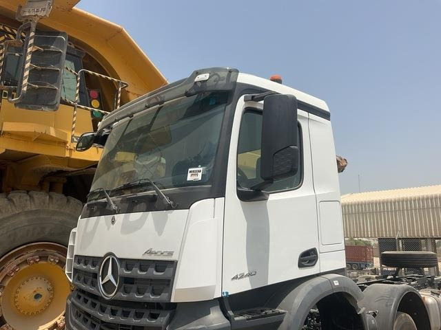 Locação de  Mercedes-Benz Arocs 4240 Mercedes-Benz Arocs 4240: foto 12