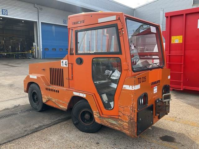 Charlatte TD225 - Trator elétrics: foto 4 Charlatte TD225 - Trator elétrics: foto 4