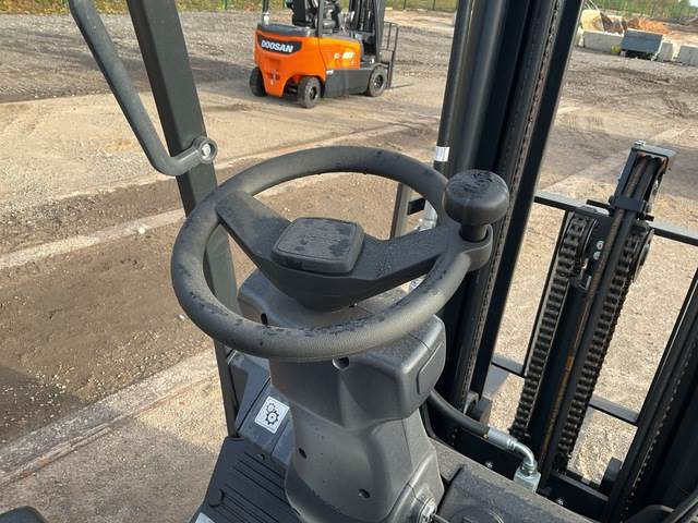 Empilhadeira elétrica Doosan B30X-7 PLUS: foto 16