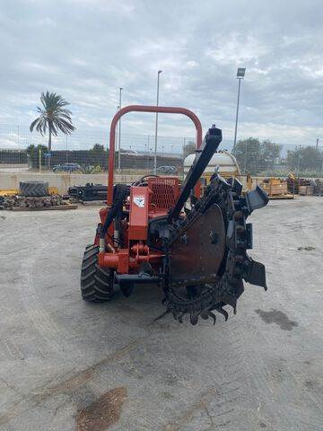 Ditch Witch RT45 - Colocadora de tubagem: foto 3 Ditch Witch RT45 - Colocadora de tubagem: foto 3