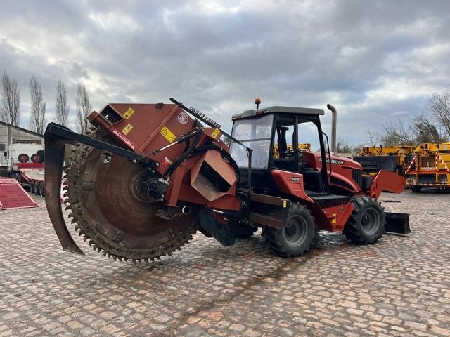 Ditch Witch RT125 - Colocadora de tubagem: foto 3 Ditch Witch RT125 - Colocadora de tubagem: foto 3