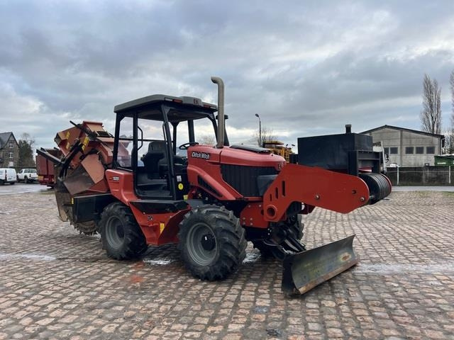 Ditch Witch RT125 - Colocadora de tubagem: foto 4 Ditch Witch RT125 - Colocadora de tubagem: foto 4