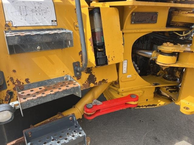 Caminhão articulado Bell B45E: foto 19