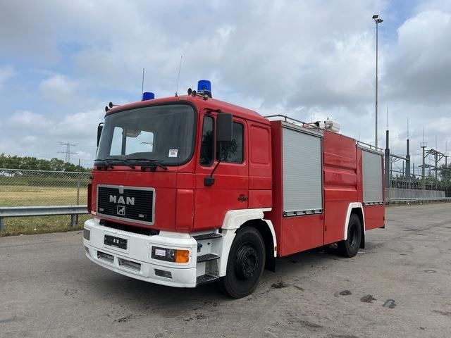 MAN M38 591 - Carro de bombeiro: foto 1 MAN M38 591 - Carro de bombeiro: foto 1