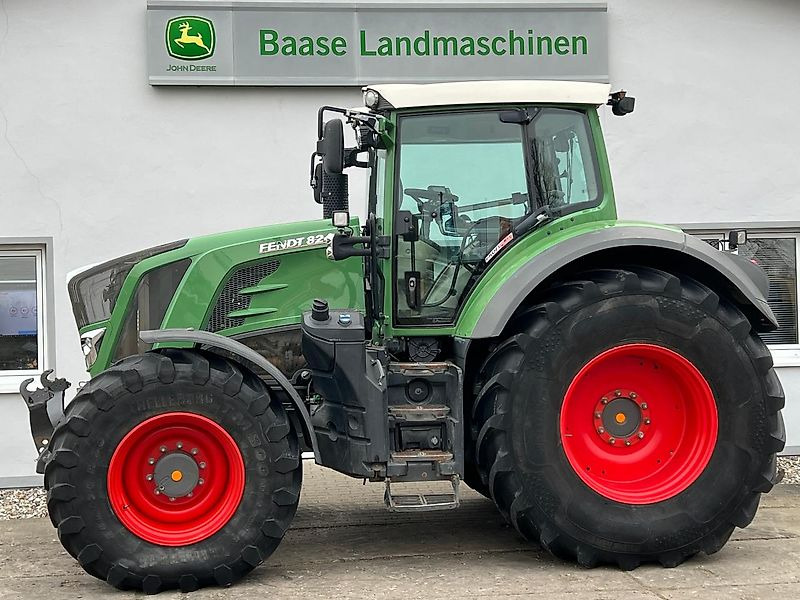 Fendt 824 Vario ProfiPlus - Trator: foto 1 Fendt 824 Vario ProfiPlus - Trator: foto 1